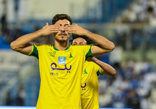 الزمالك يتفاوض مع نجم الأهلي السابق