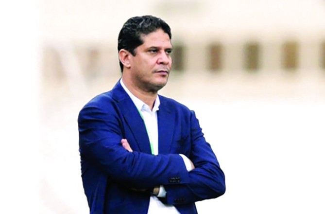 حسم مصير أيمن الرمادي مع الزمالك قريباً